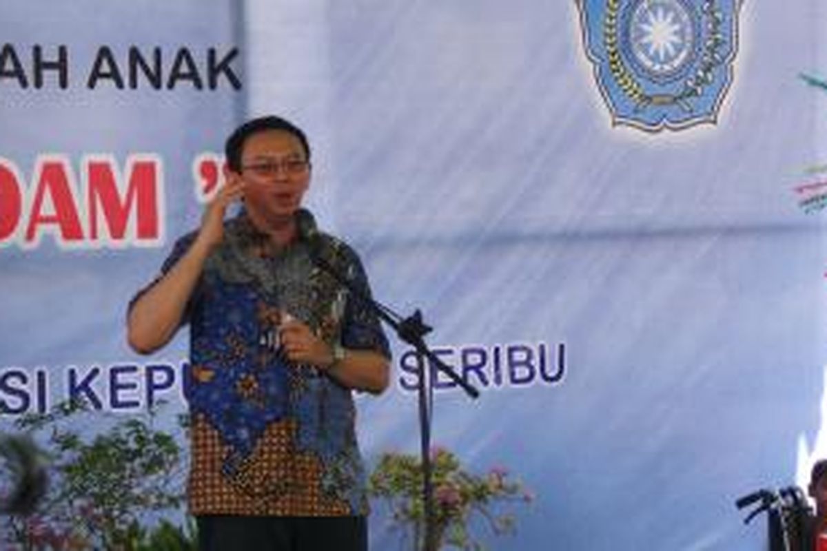 Gubernur DKI Jakarta Basuki Tjahaja Purnama meresmikan Ruang Publik Terpadu Ramah Anak (RPTRA) Amiterdam, Pulau Untung Jawa, Kepulauan Seribu, Sabtu (10/10/2015).
