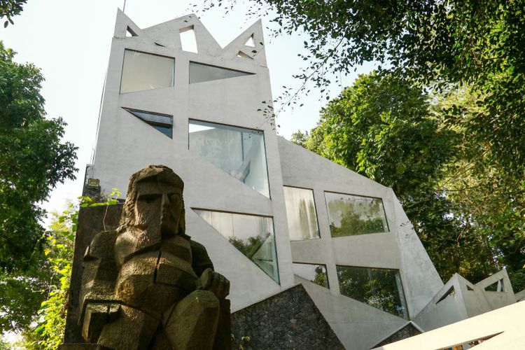 Suasana di Museum Ullen Sentalu.