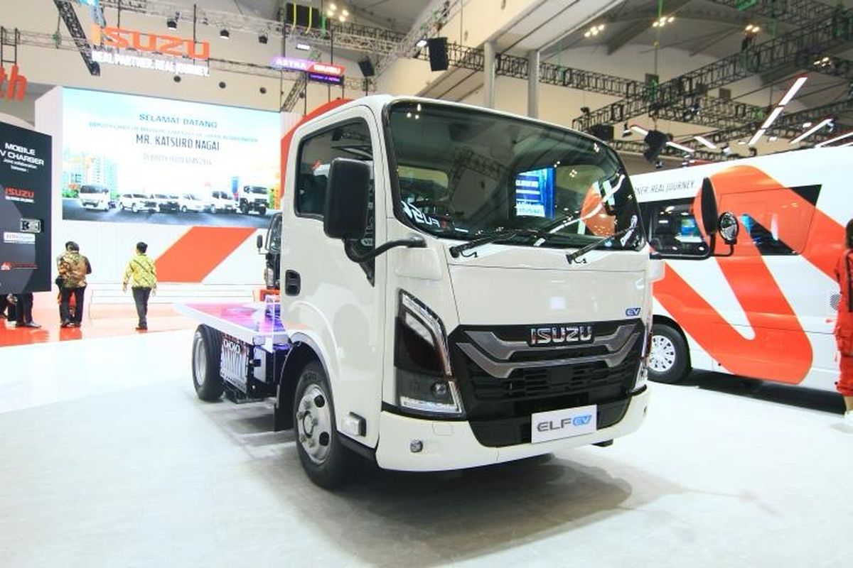 PT IAMI menampilkan secara perdana ekosistem konsep kendaraan listrik (electric vehicle/EV) yang dimiliki oleh Isuzu pada ajang GIIAS 2024.