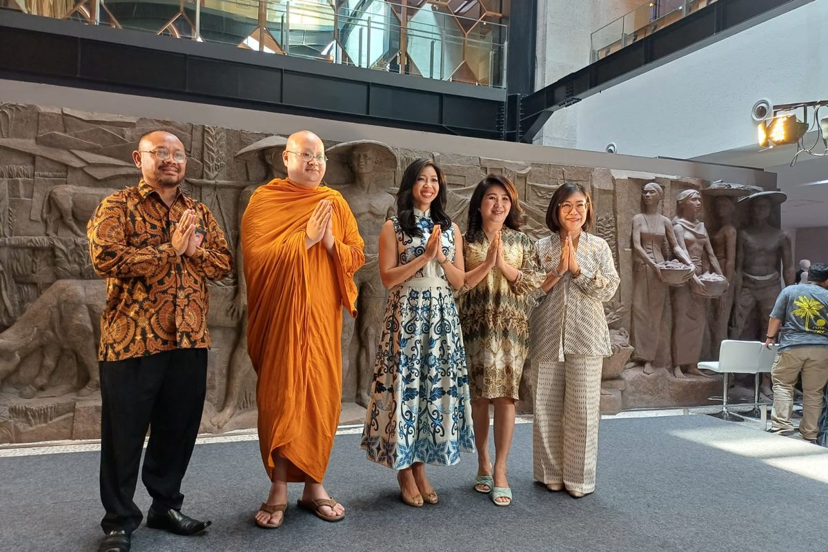 Direktur Pemasaran & Program Pariwisata InJourney Maya Watono dalam Konferensi Pers bertajuk Waisak di Borobudur 2024 di Gedung Sarinah, Jakarta Pusat, Rabu (8/5/2024).