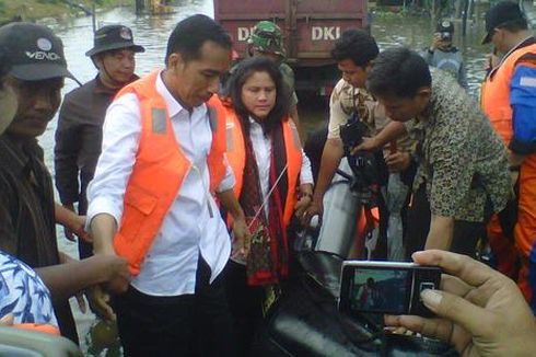 Naik Perahu ke Pluit, Jokowi Bertemu Basuki