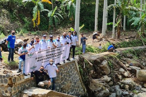 IMBI Serahkan Bantuan Buat Korban Banjir Sukabumi