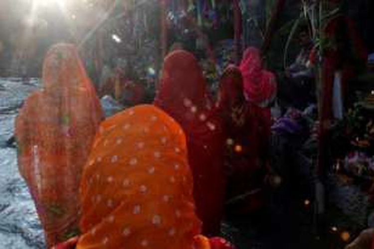 Sebayak 26 orang tewas saat festival Chhath Pooja di Bihar, India, Monday (7/11/2016)