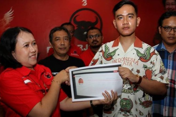 Gibran Rakabuming Raka, putra sulung Presiden Jokowi, mengaku ikut bersaing memperebutkan kursi wali kota Solo, tanpa bantuan ayahnya.