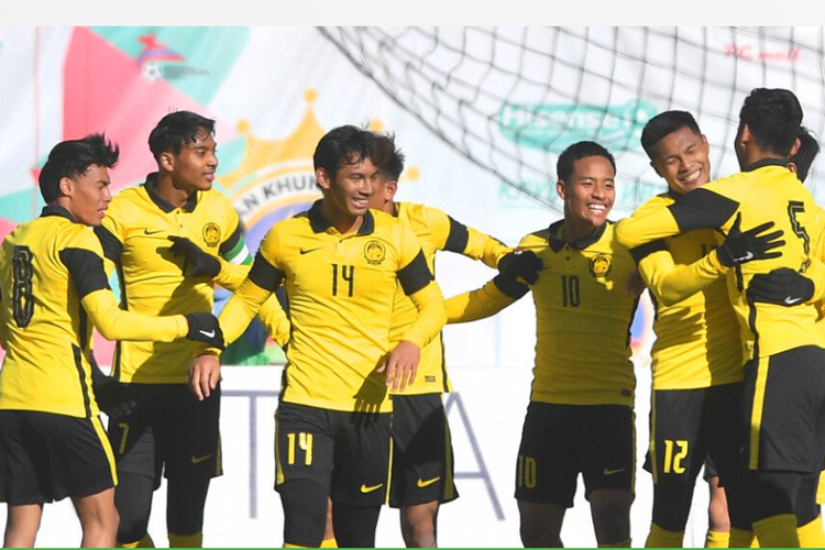 Skuad U23 Malaysia saat merayakan gol ke gawang Mongolia pada matchday kedua Grup J Kualifikasi Piala Asia U23 2022 di Stadion  MFF, Ulaanbaatar, Kamis (28/10/2021) malam WIB.