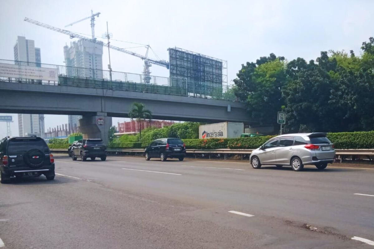 Ilustrasi Jalan Tol Jakarta-Tangerang bakal diperbaiki.