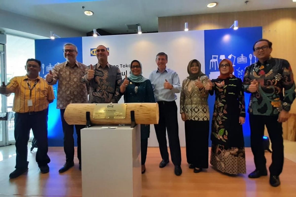 Pembukaan IKEA Sentul City dihadiri oleh Presien Direktur PT Hero SUpermarket Tbk Patrick Lindvall dan Bupati Bogor Ade Yasin, Kamis (28/11/2019). 