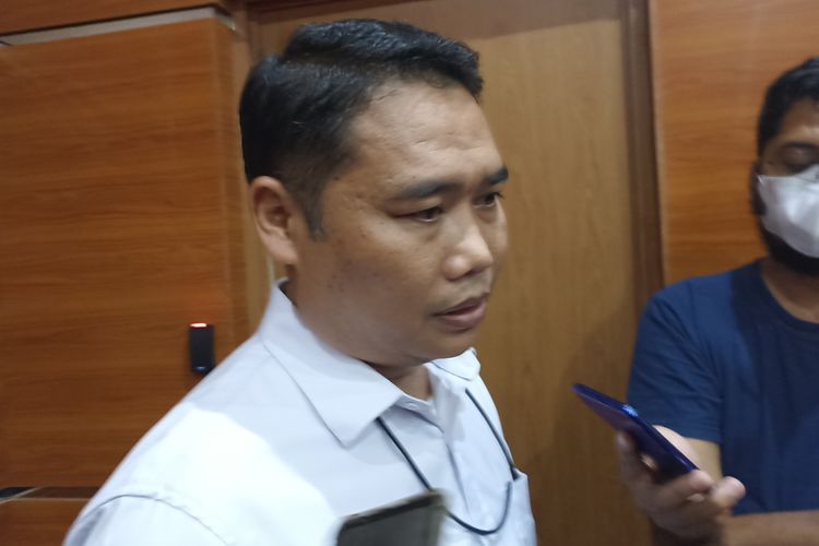 Direktur Penyidikan KPK, Asep Guntur Rahayu saat ditemui di gedung Merah Putih mengimbau Rafael Alun Trisambodo tidak melarikan diri dan menghadpi proses hukum yang berjalan, Senin (20/3/2023).
