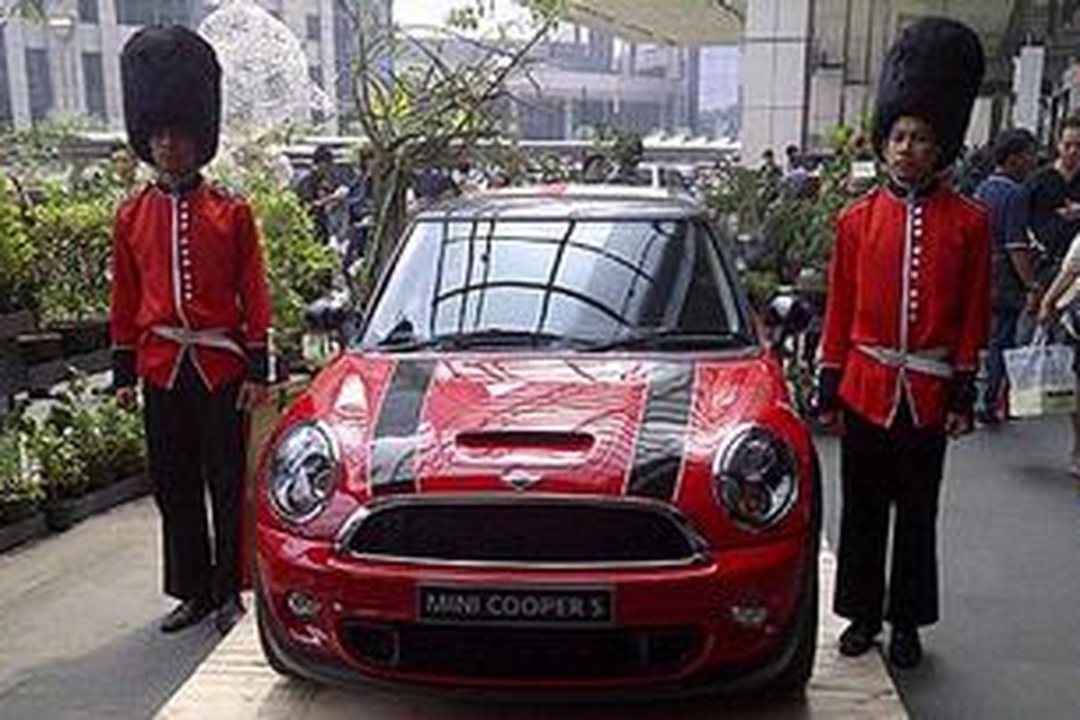 Mini Cooper dipasarkan oleh Nusantara Group di Indonesia