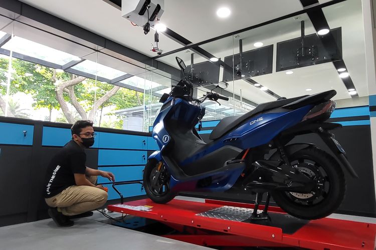 Gencarkan Edukasi Sepeda Motor Listrik, Alva Buat Experience Center