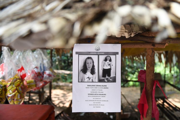 Poster hilangnya Nora Quoirin, gadis blasteran Perancis-Irlandia berusia 15 tahun yang hilang di Seremban, Malaysia, pada 13 Agustus 2019. Remaja dengan gangguan belajar itu menghilang dari resor liburan keluarganya, dan ditemukan tewas tanpa busana di tengah hutan.