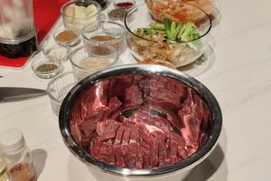 Jangan Marinasi Daging Sapi Pakai Garam, Apa Alasannya?