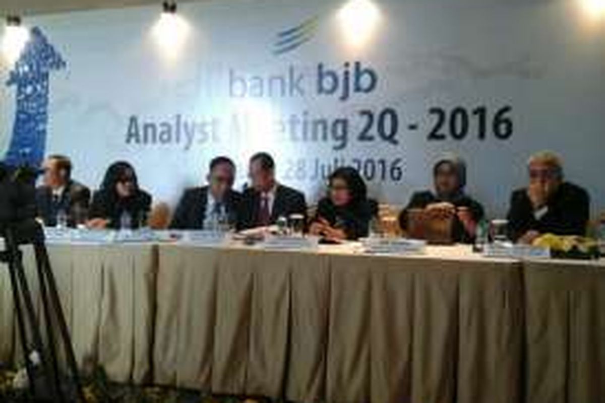 Paparan kinerja keuangan semester l 2016 PT Bank Pembangunan Daerah Jawa Barat dan Banten Tbk di Jakarta, Kamis (28/7/2016).