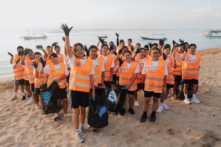Aqua meluncurkan inisiatif Circularity Tour di Bali dengan mengundang sepuluh peserta lari Maybank Marathon 2025 berpartisipasi dalam program ini.