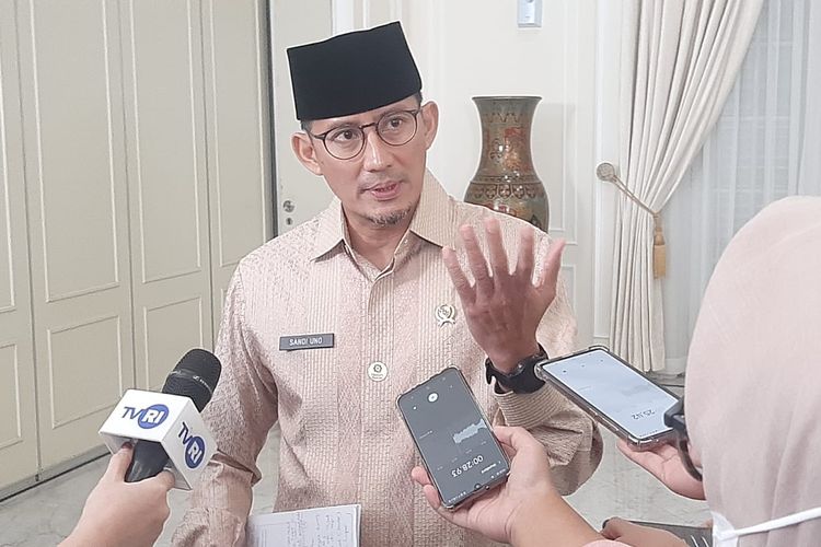 Menteri Pariwisata dan Ekonomi Kreatif Sandiaga Uno di Istana Wakil Presiden, Jakarta, Selasa (20/12/2022).