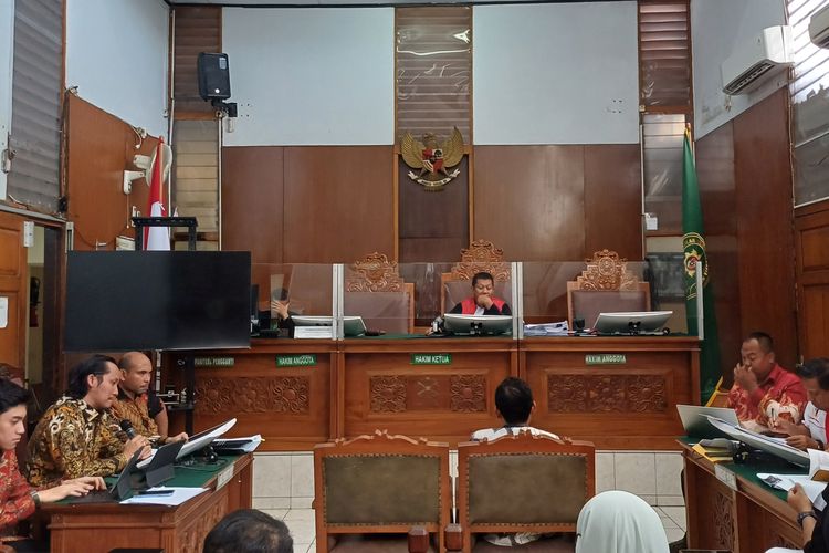 Suasana sidang gugatan praperadilan dengan agenda duplik dan keterangan ahli dari Pemohon Aiman Witjaksono di Pengadilan Negeri Jakarta Selatan, Kamis (22/2/2024).