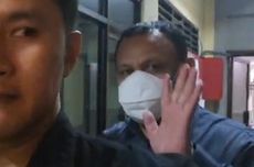 Polisi Bungkam Soal Isi Koper yang Disita Saat Geledah Apartemen Firli Bahuri
