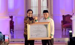 Berhasil Entaskan Desa Tertinggal di Jabar, Ridwan Kamil Raih Penghargaan dari Kemendesa PDTT