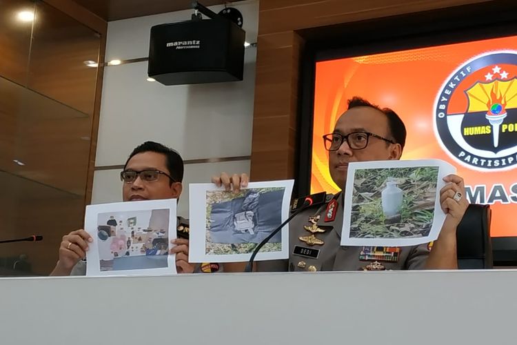 Kepala Biro Penerangan Masyarakat Humas Brigjen (pol) Dedi Prasetyo di Gedung Humas Mabes Polri, Jakarta, Senin (6/5/2019). 