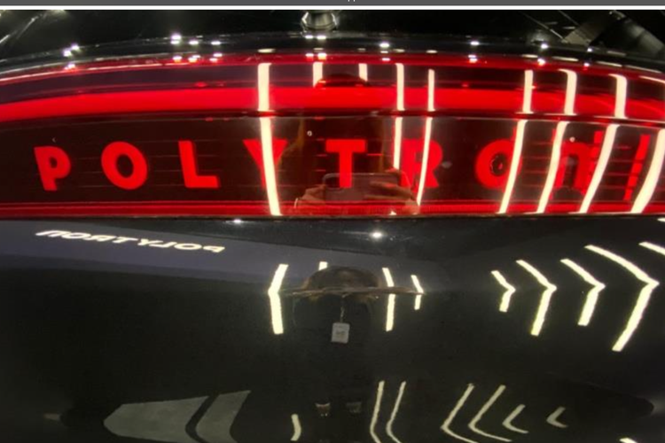 Logo mobil listrik Polytron