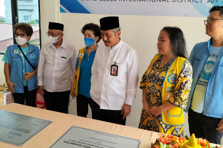 Sebuah layanan kesehatan untuk penderita diabetesi dibuka di Klinik Siti Mariam, Kedoya Selatan, Kebon Jeruk, Jakarta Barat, Jumat (10/6/2022).