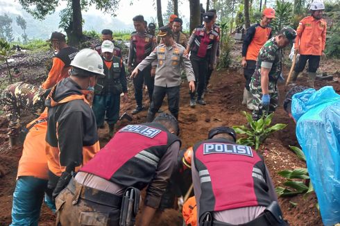 Polisi Bongkar Makam 5 Jenazah Korban Mbah Slamet Dukun Pengganda Uang 