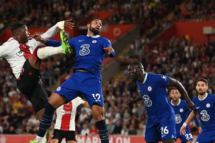 Pertandingan Southampton vs Chelsea pada pekan kelima Liga Inggris 2022-2023 di Stadion St. Mary, Rabu (31/8/2022) dini hari WIB. Southampton menang 2-1 berkat gol Romeo Lavia dan Stuart Armstrong. Sementara, satu gol Chelsea dicetak Raheem Sterling. 