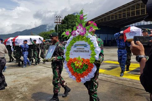 Dilepas secara Militer, 8 Jenazah Korban Helikopter MI 17 Dipulangkan