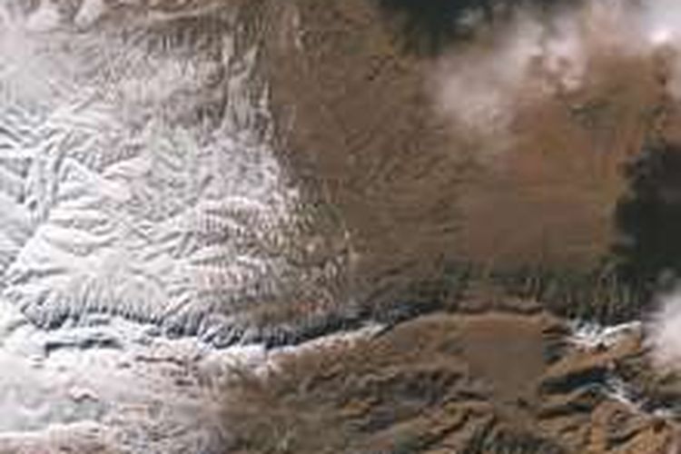 Salju di Sahara dilihat dari antariksa pada Desember 2016.