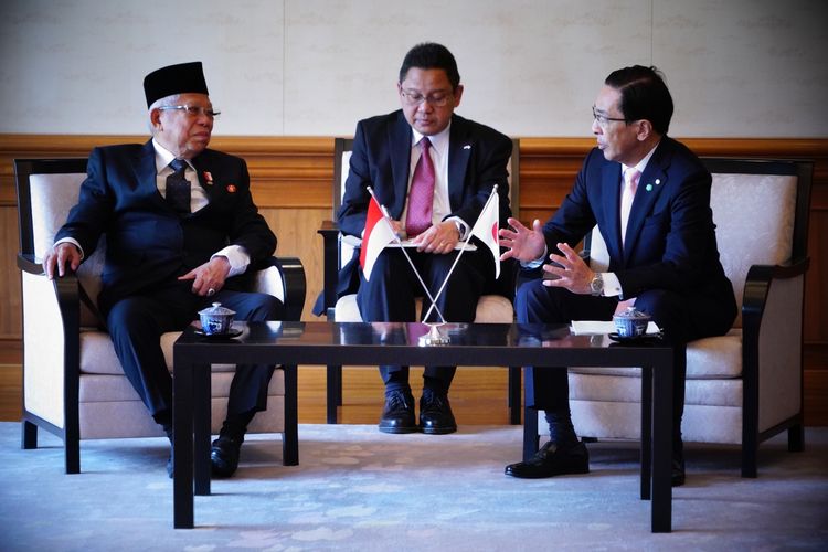 Wakil Presiden Ma'ruf Amin bertemu dengan Gubernur Kyoto Takatoshi Nishiwaki dalam rangkaian kunjungan kerjanya di Jepang, Rabu (8/3/2023). 