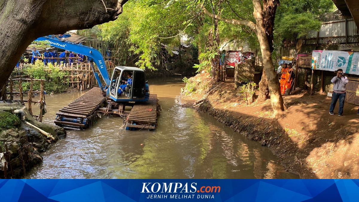 Pengerukan Kali di Jaksel Dikebut Saat Musim Kemarau untuk Antisipasi Banjir