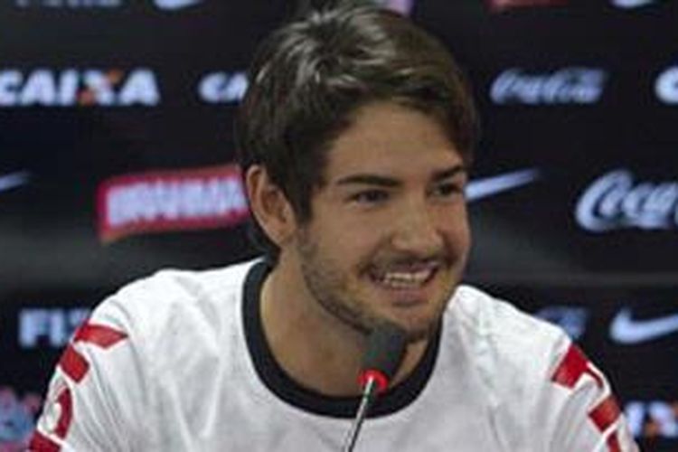 Penyerang anyar Corinthians, Alexandre Pato.  