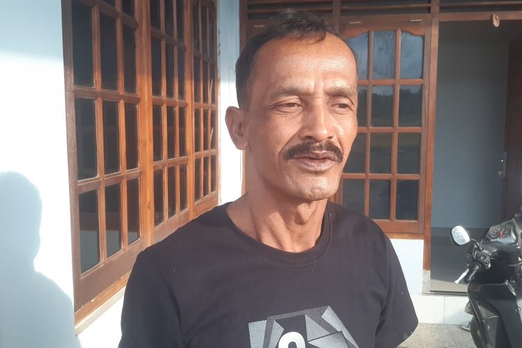 Jangkung, salah satu warga RT 005 Dukuh Desan Wetan, Desa Joton, Jogonalan, Klaten yang terkena dampak tol dan membangun rumah baru di satu blok lahan yang dibeli bersama warga lainnya di Dusun Mampiran, Jogolanan, Klaten, Jawa Tengah, Rabu (31/5/2023).