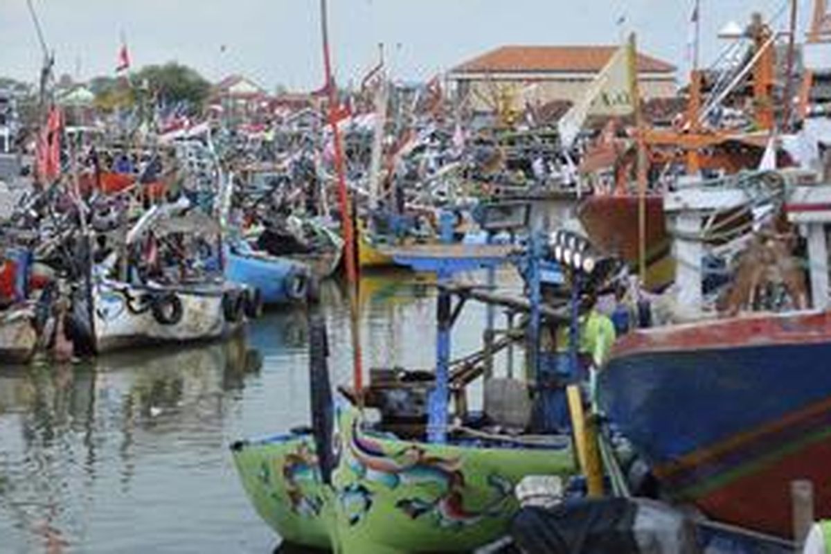 Ilustrasi: Nelayan berhenti melaut karena cuaca buruk.