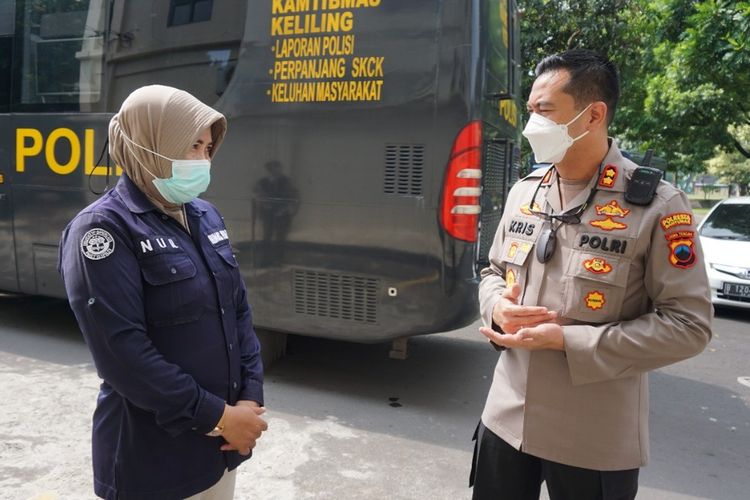 Bus yang digunakan untuk Balai Layanan Kepolisian Keliling (BLKK) Polresta Banyumas, Jawa Tengah.