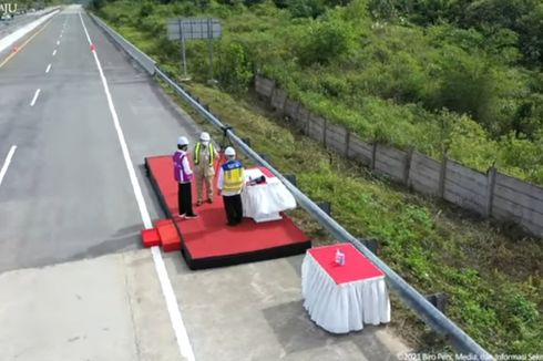 Jokowi Tinjau Sodetan Akses Jalan ke Lokasi Ibu Kota Negara Baru