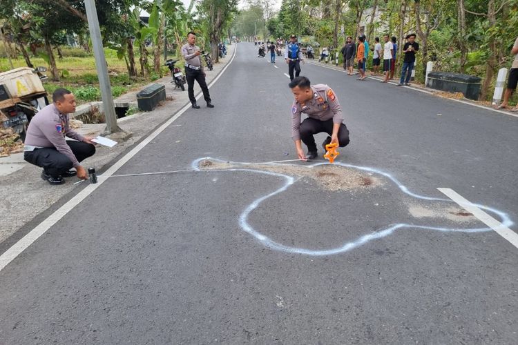 Lokasi kecelakaan antara Isuzu Panther dan pejalan kaki di Jalan Baron, Wonosari, Gunungkidul, Selasa (12/8/2025)