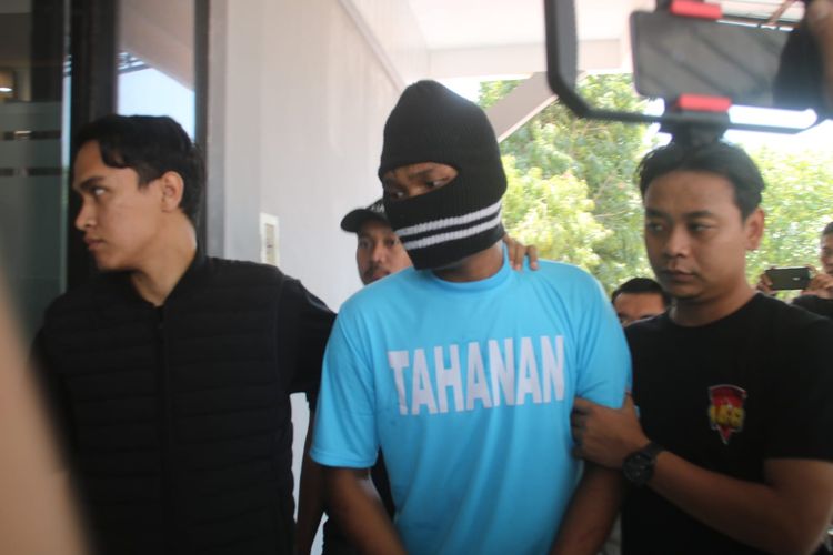 AM (26), pelaku pembunuhan perempuan berseragam pramuka di Polres Pemalang, Senin (25/9/2023).