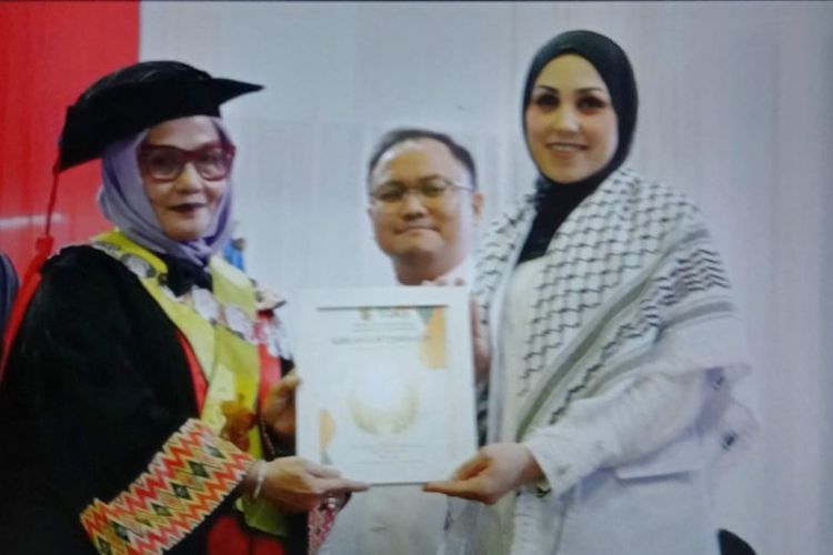Mahasiswi Asal Palestina Jadi Lulusan Terbaik Profesi Dokter di Unhas