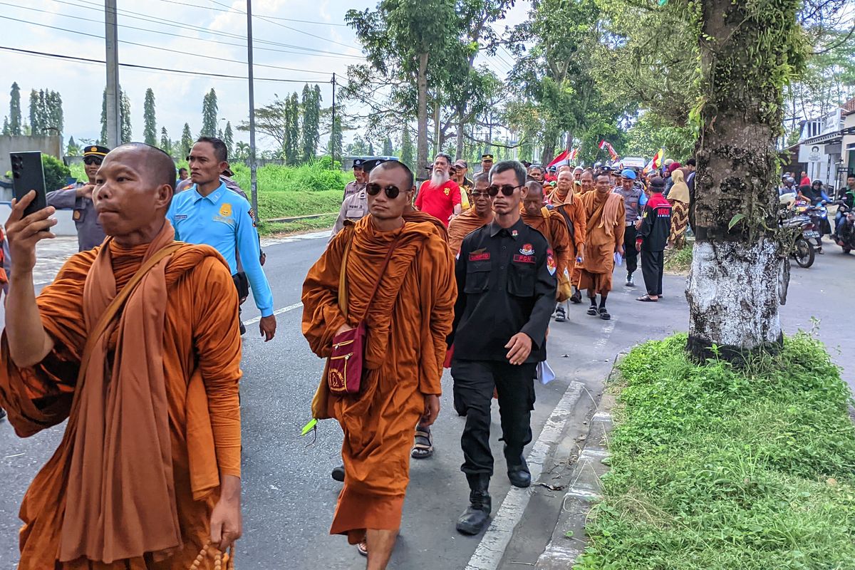 Para biksu thudong sudah tiba di Kabupaten Magelang, Jawa Tengah pada Rabu (31/5/2023)