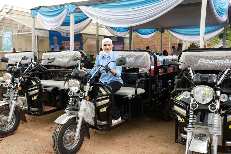 Motor gerobak yang disalurkan Putri Zulkifli Hasan untuk mendorong program pengelolaan sampah berbasis masyarakat di Bandar Lampung, Kamis (7/8/2025).