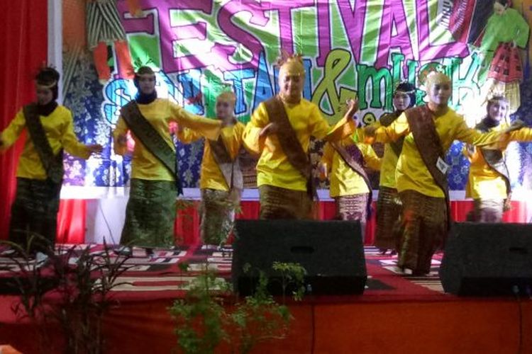 Tari Tandak Sambas dari Suku Sambas Kalimantan Barat