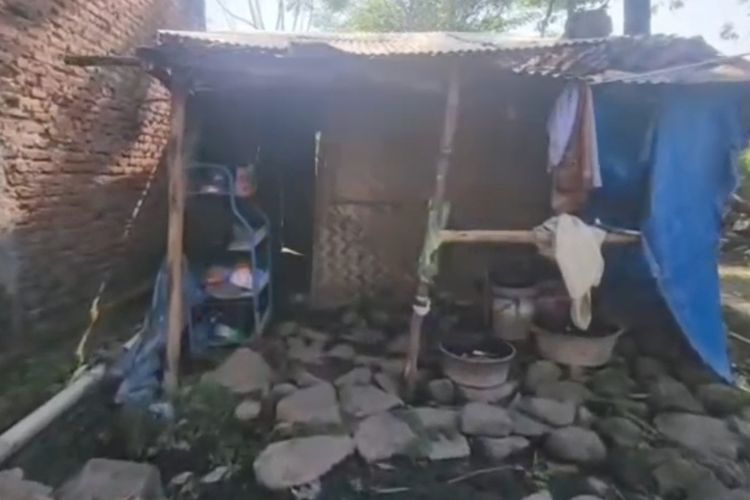 Kisah Pilu Aji di Cirebon, Tinggal di Rumah Bilik, Putus Sekolah, hingga Alami Gangguan Mental