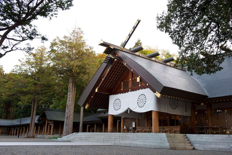 Kuil Hokkaido Jingu yang berlokasi di Prefektur Hokkaido, Jepang.