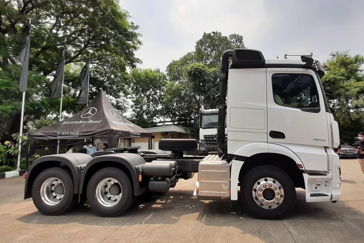 Truk Mercedes-Benz Actros disematkan beragam fitur canggih seperti yang sering dijumpai pada sedan mewah