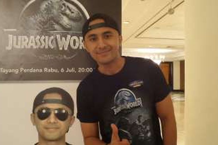 Hengky Kurniawan Chova diabadikan dalam acara peluncuran film Jurassic World versi bahasa Indonesia, di Hotel Grand Hyatt, Jakarta Pusat, Kamis (16/6/2016).