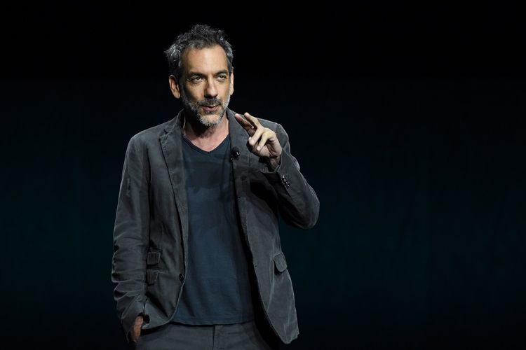 Penulis skenario, sutradara sekaligus produser Todd Phillips berbicara tentang film Joker di CinemaCon yang digelar di Colosseum Caesars Palace, Las Vegas, AS, pada Selasa (2/4/2019).