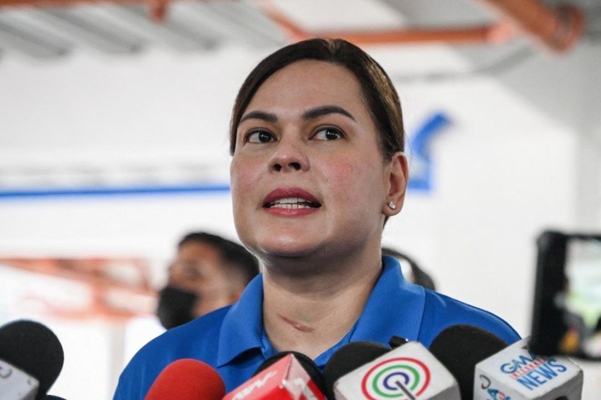 Wakil Presiden Filipina Sara Duterte dalam konferensi pers di rumah sakit Quezon City, Metro Manila, 26 November 2024.