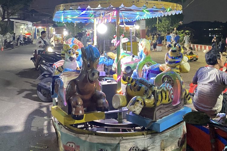 Kisah Hakim Bertahan 21 Tahun Mengayuh Odong-odong, Sehari Cuma Dapat Rp 20.000
