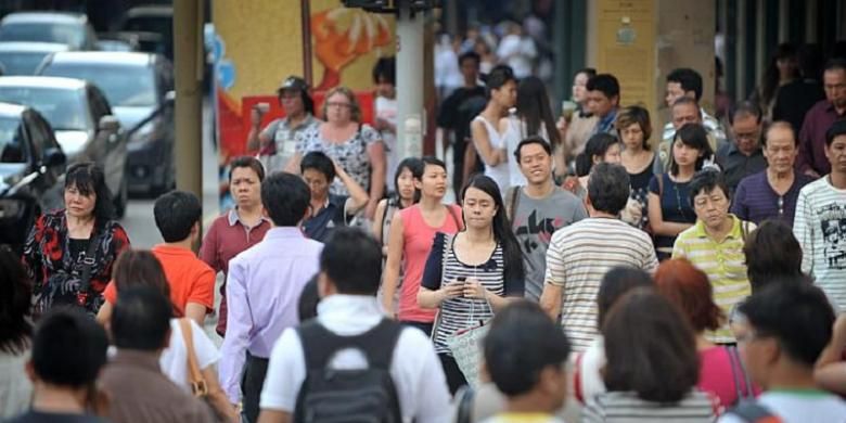 Relasi sosial penduduk Singapura harus dieratkan kembali. 